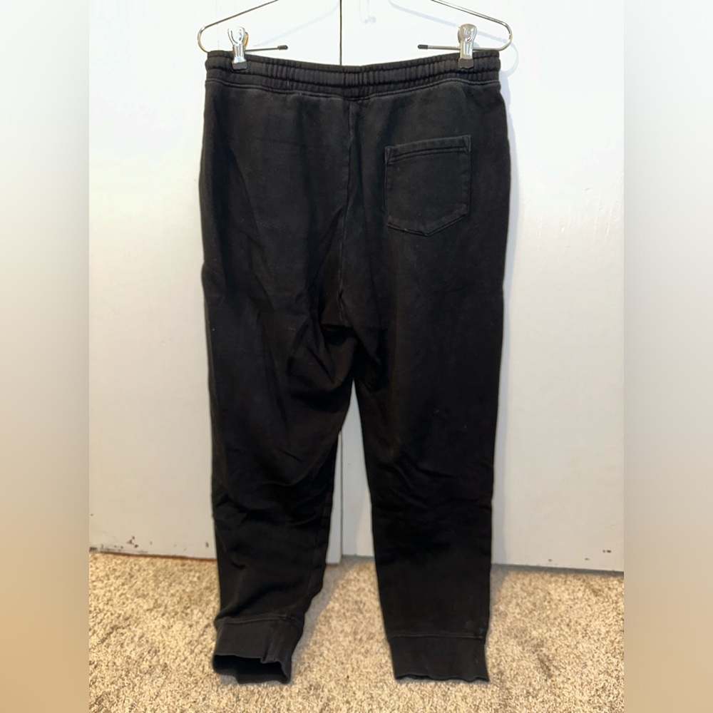 100 Thieves black sweatpants with red logo. Size small in Mens.